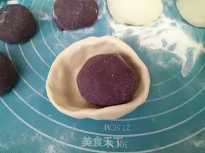 Make Flower buns step 5