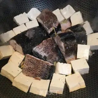 Make Tofu stewed black fish step 5