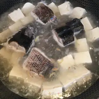 Make Tofu stewed black fish step 6