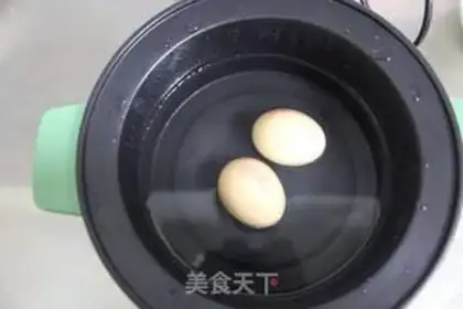 Make Spicy, garlic eggs step 1
