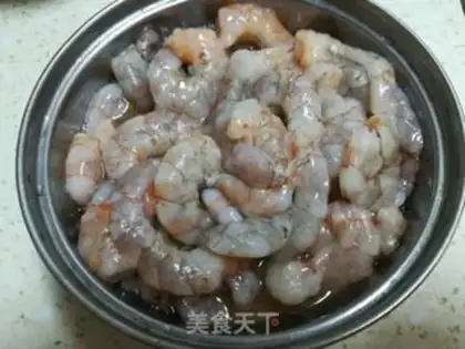 Make Tomato-flavored eggs and shrimp step 0