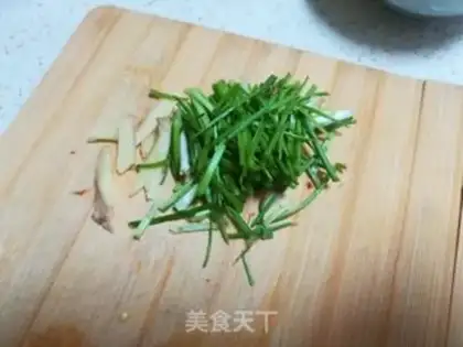 Make Tomato-flavored eggs and shrimp step 1