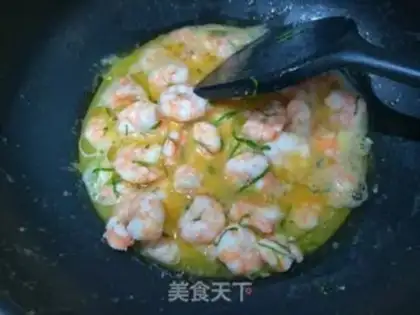 Make Tomato-flavored eggs and shrimp step 6