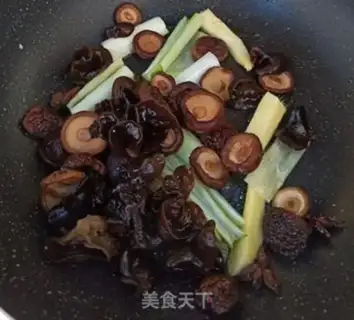 Make Sour chicken mushrooms and eggs step 2