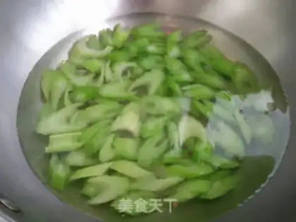 Make Celery fried chicken step 5