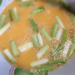 Make Onion eggs and broccoli step 2