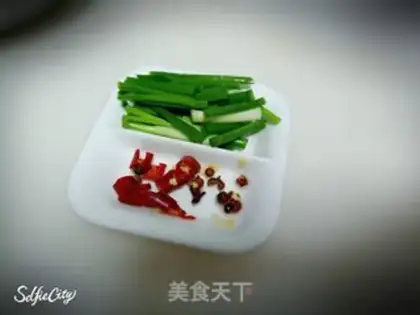 Make Spicy potatoes step 1