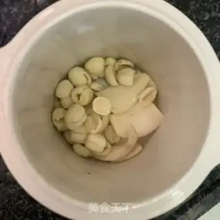 Make Lotus lilies bone soup step 3