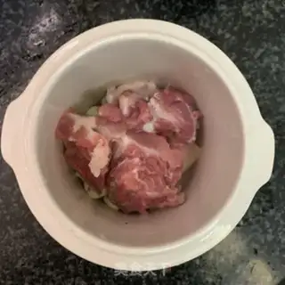 Make Lotus lilies bone soup step 4