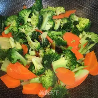 Make Onion eggs and broccoli step 8