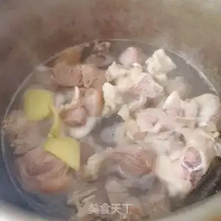 Make A lamb stew with carrots step 3