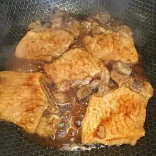 Make Two mushrooms dry stew step 6