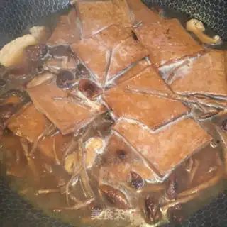 Make Two mushrooms dry stew step 7