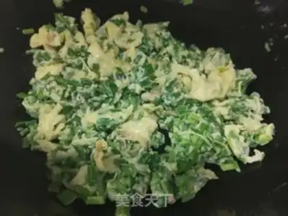 Make Garlic fried eggs step 7