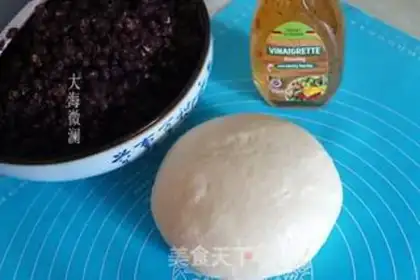 Make Vanilla red bean roll step 2