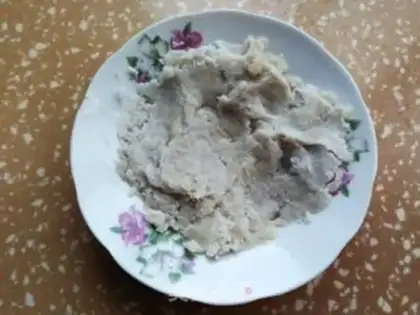 Make Potato toast with fried eggs step 1