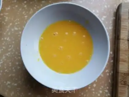 Make Potato toast with fried eggs step 2