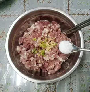Make A radish crotch step 1