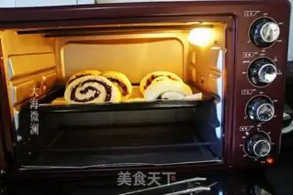 Make Vanilla red bean roll step 8