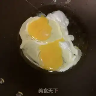 Make Tomato egg and ham noodles step 3