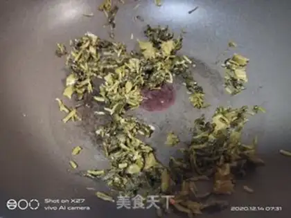 Make Snow pickle tofu noodles step 3