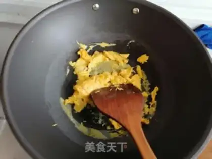 Make cucumber fried eggs step 3