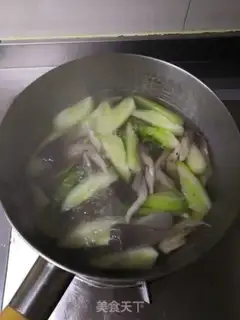 Make cucumber mushroom soup step 4
