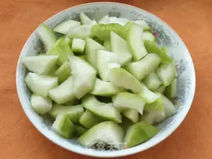 Make Sweet shrimp chicken wings for the cucumber step 3