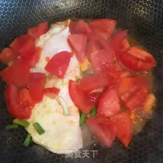 Make Tomato buns of eggs and mushrooms step 5