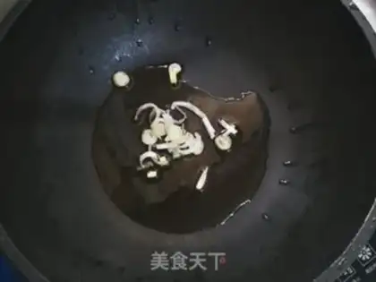 Make Hot cabbage tofu soup step 1