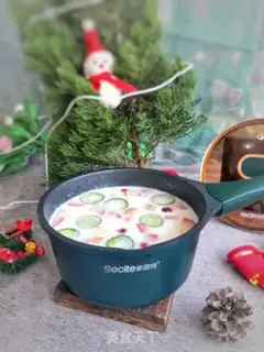 Make Merry Christmas, sweet fruit and milk step 10