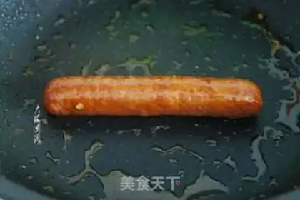 Make Beef sausage egg rolls step 1