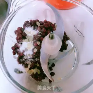 Make Christmas snow bread step 1