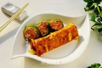 Make Beef sausage egg rolls step 5