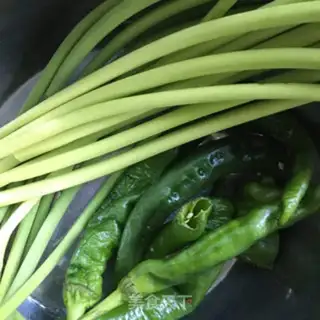 Make Garlic pepper fried sausage step 1