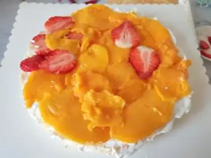 Make Eight-inch cream cake step 2