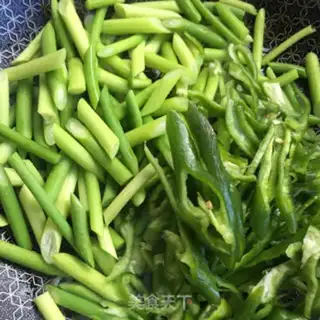 Make Garlic pepper fried sausage step 7