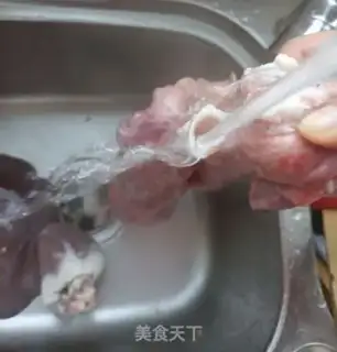 Make Clear the head of the sheep step 1