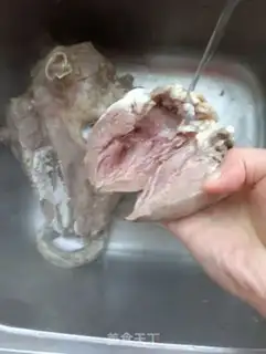 Make Clear the head of the sheep step 4
