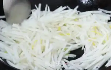 Make radish egg soup step 4