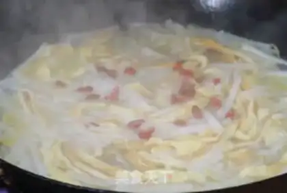 Make radish egg soup step 7