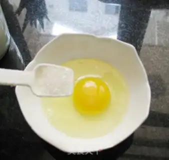 Make Eggs step 1