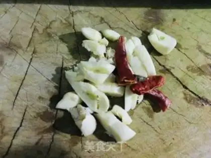 Make Pumpkin leaves step 1