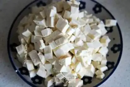 Make Horses and tofu egg soup step 1