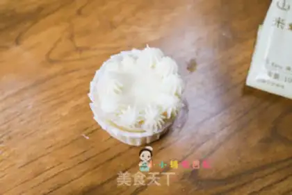 Make Christmas rice cake step 10