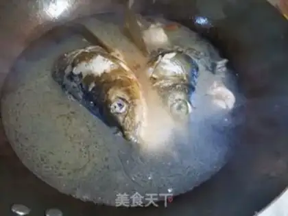 Make radish fish head step 2