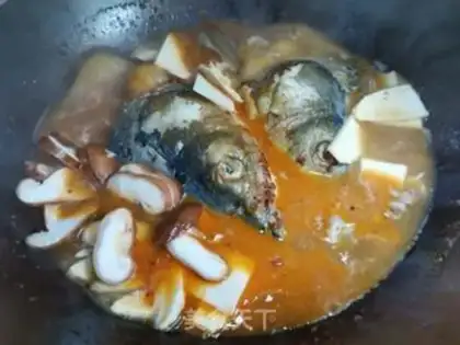 Make radish fish head step 4