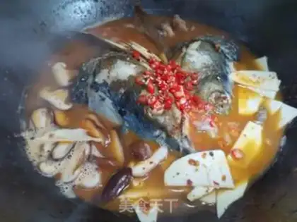 Make radish fish head step 5