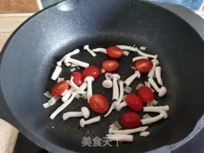 Make A toad of spinach noodles step 5