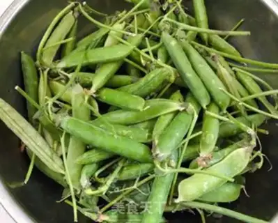 Make Meat and green beans step 0